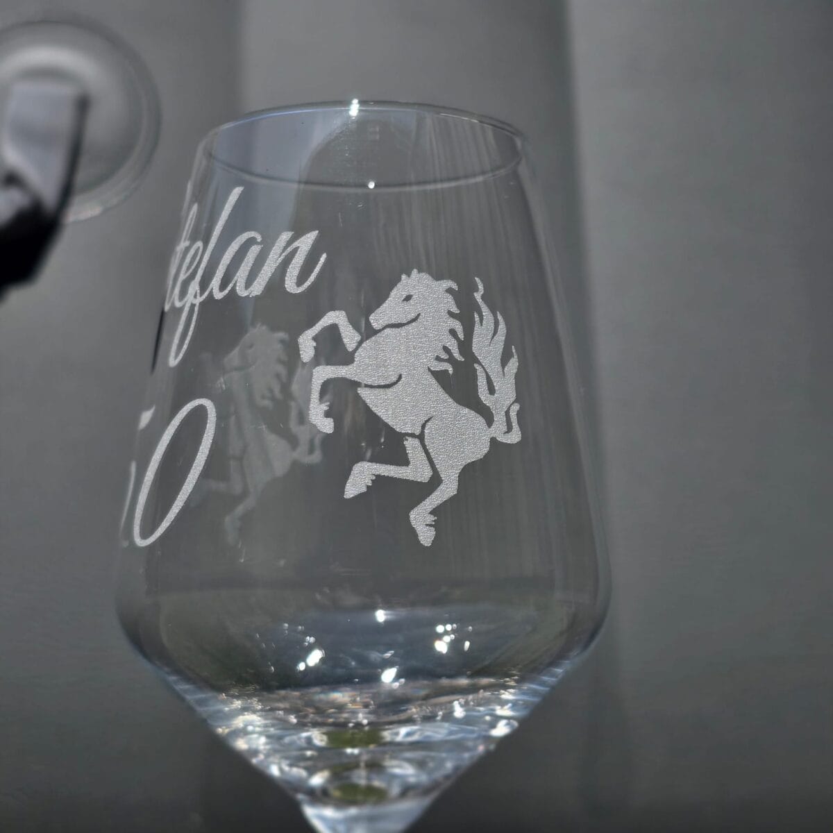 Gegraveerde wijnglazen