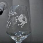 Gegraveerde wijnglazen