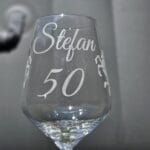 Gegraveerde wijnglazen